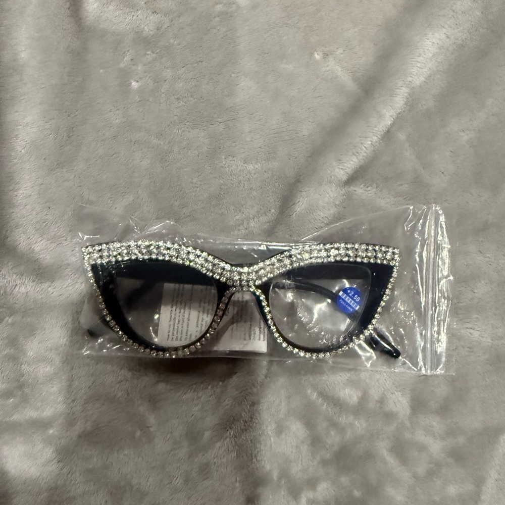 Elegant Black Rhinestone Cat-Eye Glasses +2.50 - Picture 6 of 6